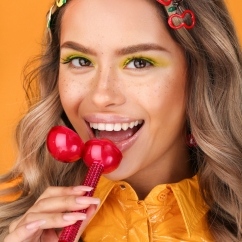 Glossy Pops #Selfie Strawberry balsam i błyszczyk do ust